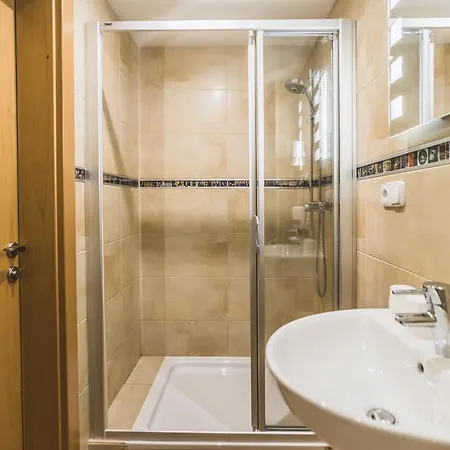 Muza Hotel 3*